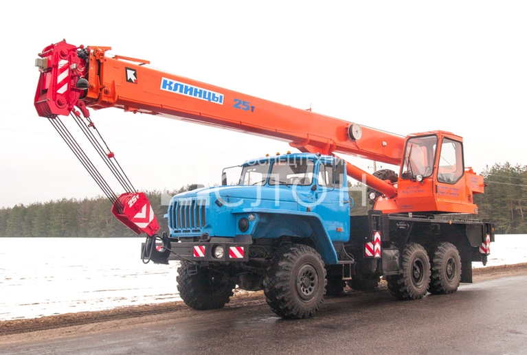 КС-55713-3К-2 на шасси Урал-5557 Автокран КС-55713-3К-2 на шасси Урал-5557