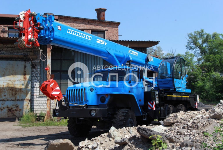КС-55713-3К-4 (овоид) на шасси Урал-5557 Автокран КС-55713-3К-4 (овоид) на шасси Урал-5557
