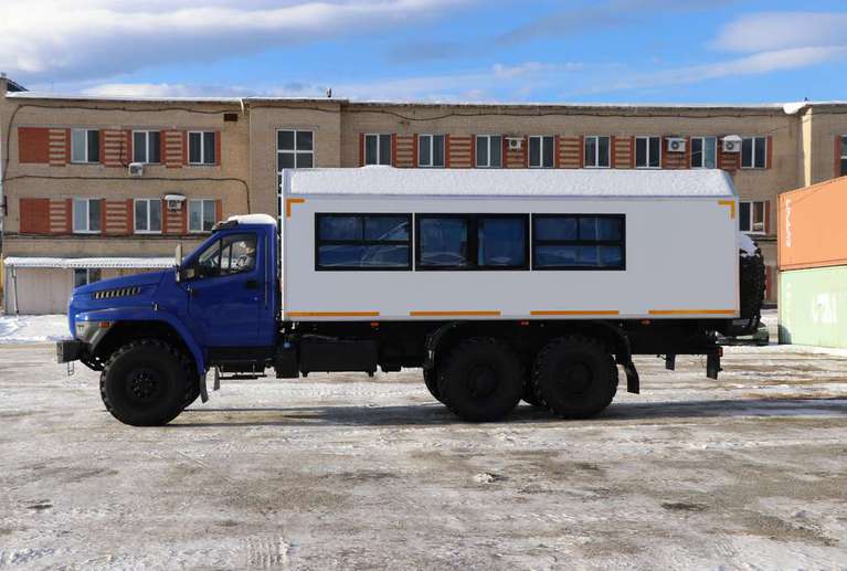 Вахтовый автобус Урал NEXT 4320-74Е5 (с грузовым отсеком) (22 места)
