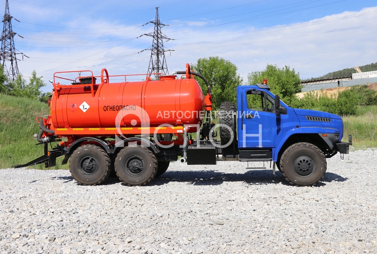 нефтепромысловая вауумная машина АКН-10