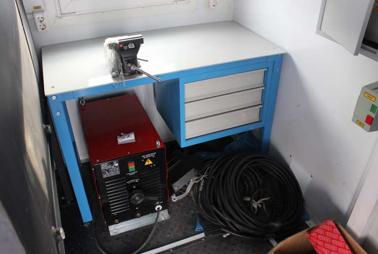 Агрегат ремонта и обслуживания качалок АРОК с КМУ Инман ИМ-95 на шасси КАМАЗ 43118-50
