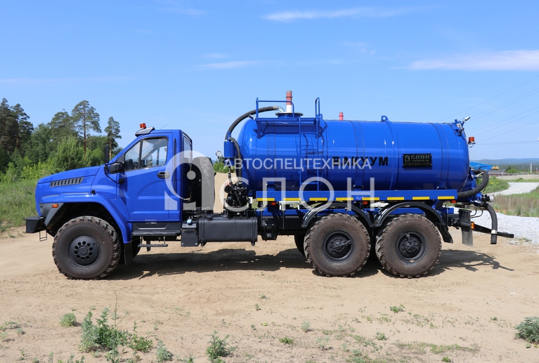 Коммунальная вакуумная машина МВ-10 на Урал Некст