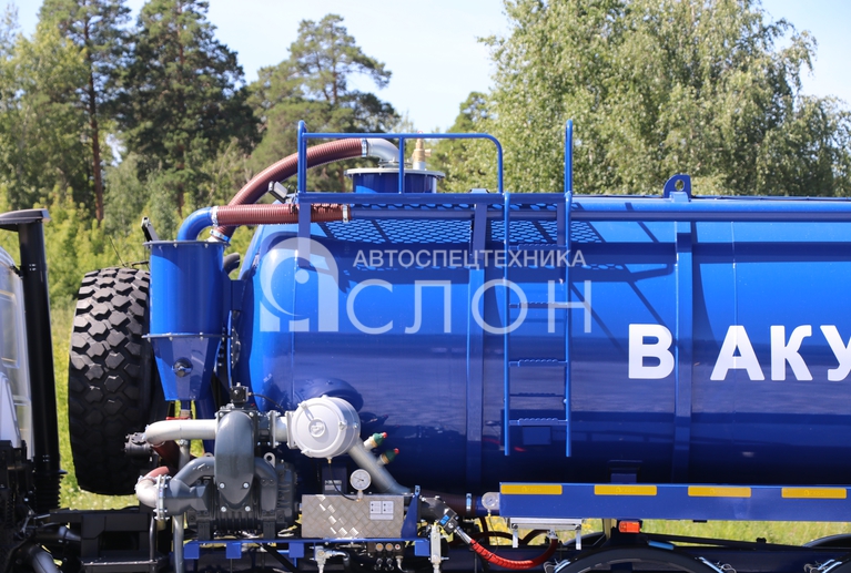 Вакуумная машина МВС-15 на шасси МАЗ 6317F9